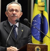 Senador Benedito de Lira vota a favor da vaquejada