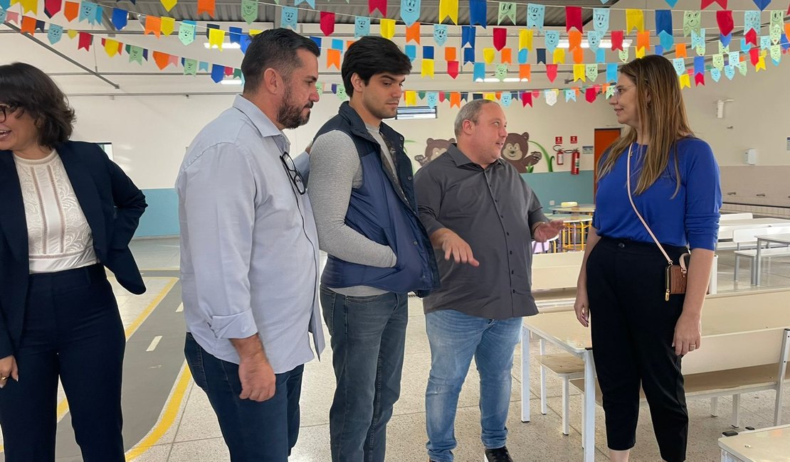 Leonardo Dias visita creches em SP com o objetivo de reduzir déficit de vagas nas unidades de Maceió