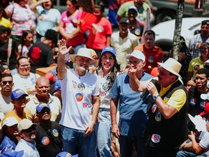 Gabi e GG realizam carreata com Renan Filho e Renan em Rio Largo