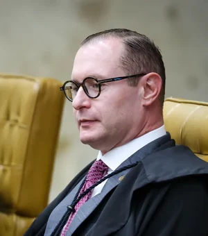Zanin manda PF entregar dados de celular de Vorcaro em seu gabinete