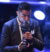 Português Cristiano Ronaldo ganha pela quinta vez o prêmio de melhor do mundo