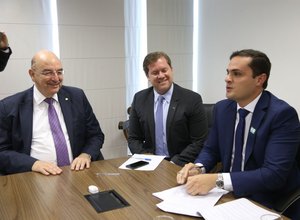 Ministro alagoano assegura recursos para captação no Canal do Sertão