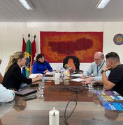 Cibele Moura visita a Ufal para debater a implantação do critério regional