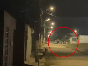 [Vídeo] Tiroteio é registrado por moradores em Rio Largo; um foi preso por posse de arma de fogo