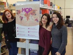 Garotas brasileiras são premiadas por desenvolver app que ajuda viajantes