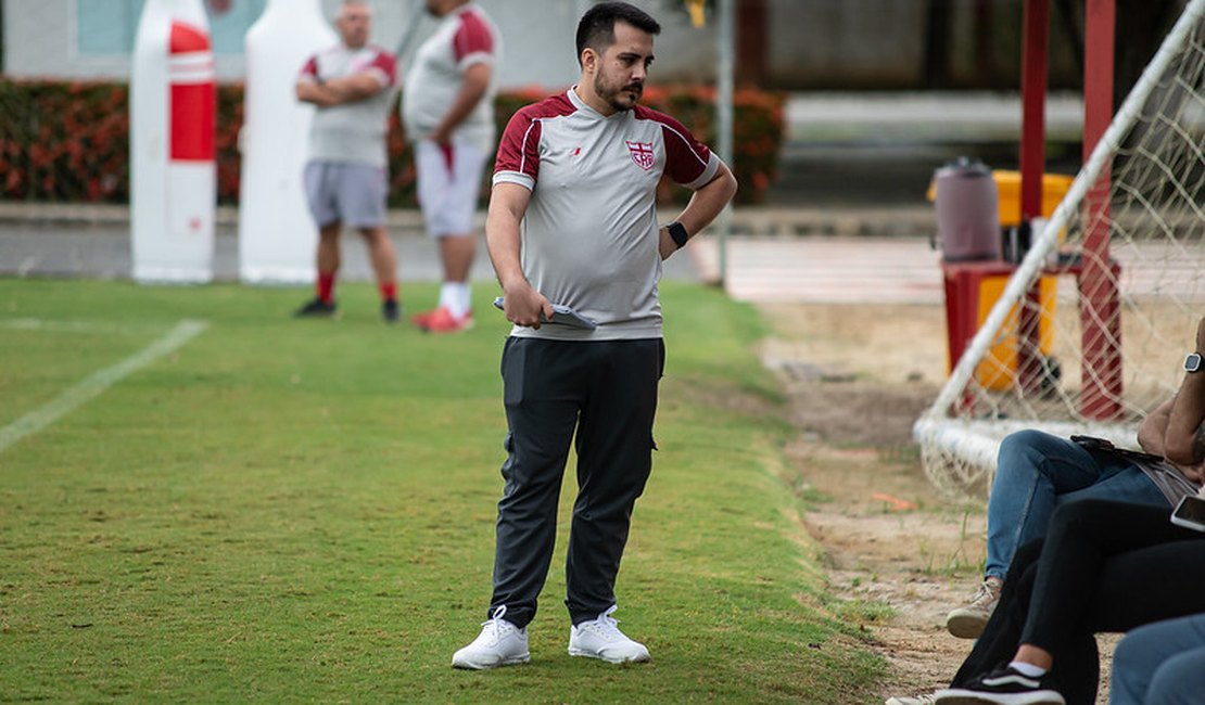 CRB contrata psicólogo para integrar comissão técnica do futebol profissional