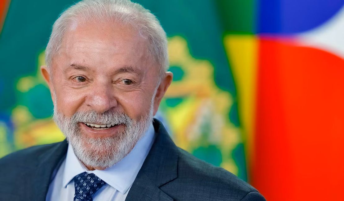 Em meio à baixa popularidade, Lula deve marcar mais presença em TV, rádio e redes sociais