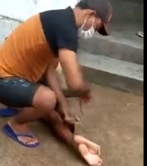 [Vídeos] Mãe e filha são amarradas por populares durante confusão em Porto Calvo