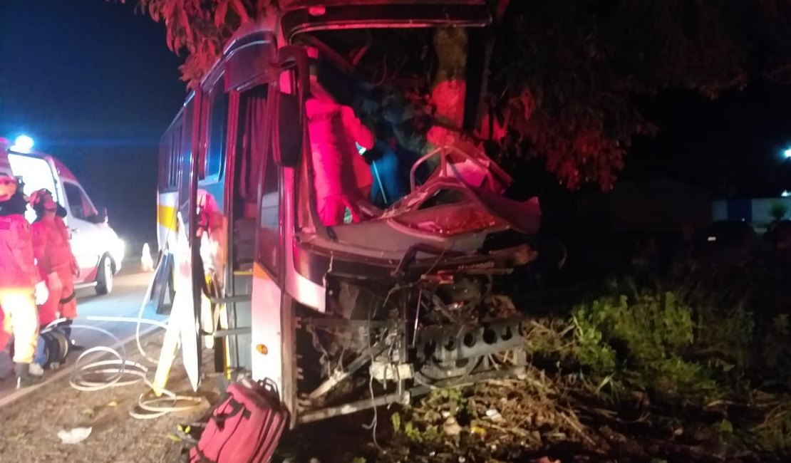 Acidente com ônibus deixa três vítimas fatais em Campo Alegre