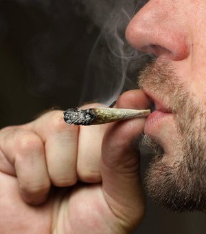 Lei que multa uso de maconha e outras drogas em espaços públicos entra em vigor em AL; veja os detalhes