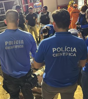 Polícia Científica realiza força-tarefa para liberar corpos de vítimas de acidente na Serra da Barriga