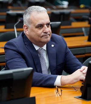 Alfredo Gaspar vota pela aprovação da PEC da redução da maioridade penal