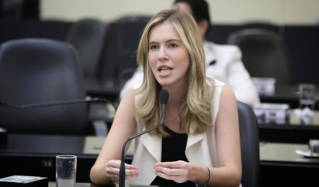 Projeto de Cibele Moura que cria programa de moradia a mulheres de baixa renda é aprovado