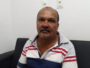 Homem tenta retomar contato com irmãs que não vê há 40 anos