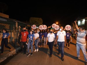 Tarcizo Freire, candidato a prefeito de Arapiraca, ouve demandas dos moradores no bairro Cacimbas