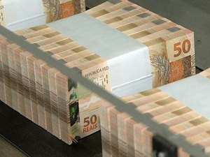 Standard & Poor's rebaixa Brasil para três níveis abaixo do grau de investimento