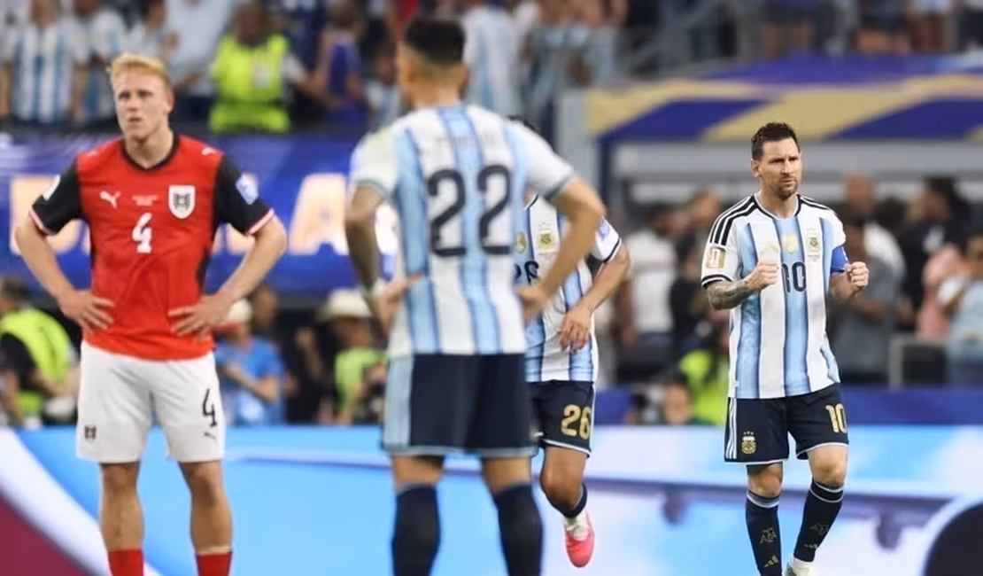 Messi faz história, Argentina vence Áustria e vai ao mata-mata da Copa