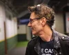Dinho Ouro Preto dedica Que País É Esse a Vorcaro e faz cobrança ao STF