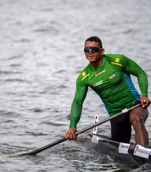 Isaquias Queiroz conquista medalha de ouro no Mundial de Canoagem