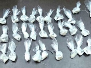 Jovens são presos com 22 pedras de crack e 28 trouxas de maconha em Porto Calvo