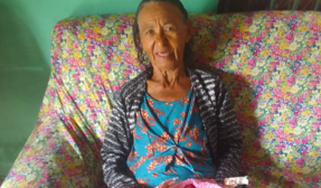 Idosa com Alzheimer desaparece após sair de carro no centro de Arapiraca