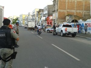 Polícias Civil e Militar alertam que divulgar blitz nas redes sociais é crime