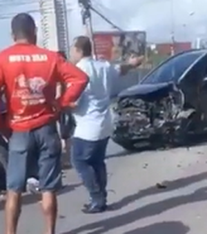 [Vídeo] SMTT registra colisão na Avenida Gustavo Paiva