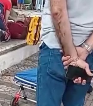 [Vídeo] Homem em situação de rua é atacado com arma branca no Centro de Arapiraca