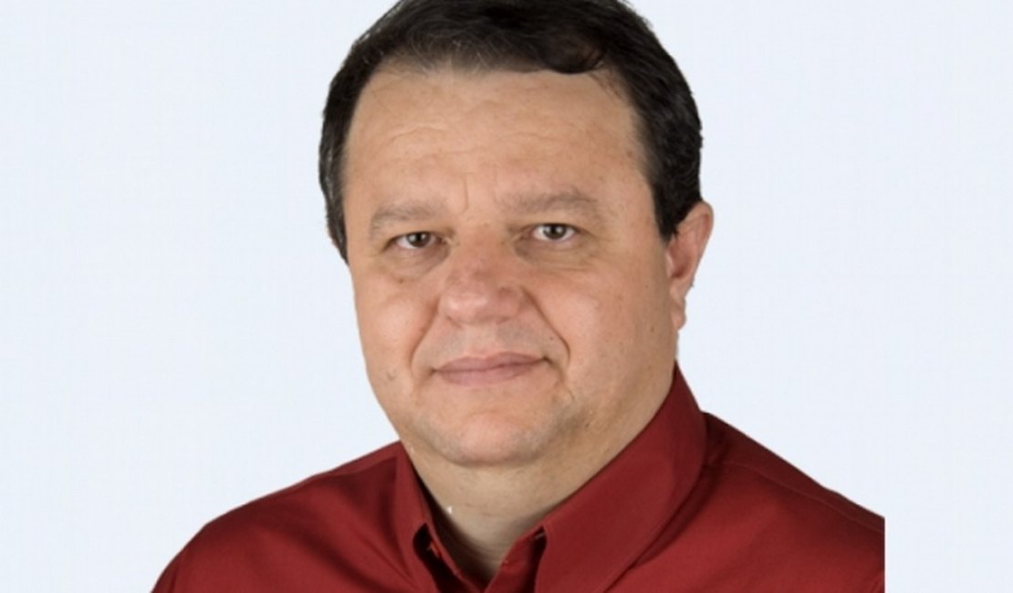 Fox sports anuncia contratação do narrador Deva Pascovicci