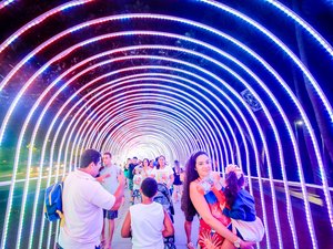 Iluminação de natal em Maceió: selfies de madrugada e destaque internacional