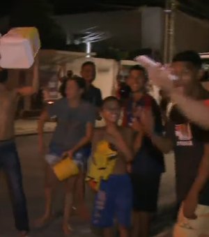 15 dias sem água: moradores da Gruta de Lourdes protestam e pedem resposta da BRK