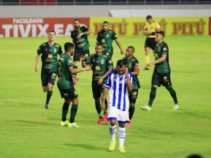 CSA perde do América-MG e perde chance de entrar no G4