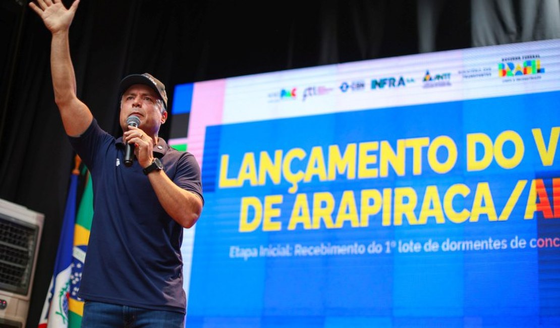 Renan Filho acena para os Barbosa e lança candidatura ao governo de Alagoas