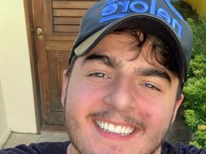 [Vídeo] Jovem poeta arapiraquense fala sobre carinho em tempos de pandemia