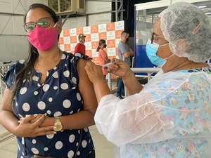 Maceió reduz intervalo da vacina Astrazeneca para oito semanas a partir de hoje (21)