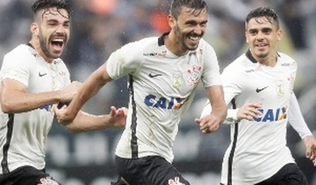 Inter tropeça, Corinthians assume liderança e Palmeiras está no G4