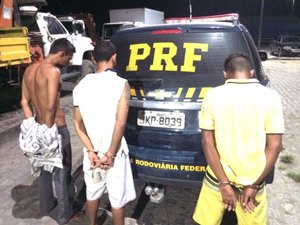 Quadrilha que assaltava ônibus é presa na BR-101