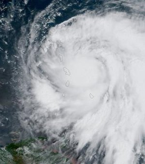 Olho do furacão Maria já está na ilha de Vieques, em Porto Rico