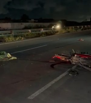 Motociclista morre ao tentar atravessar rodovia e ser atingido por carro na Barra de São Miguel