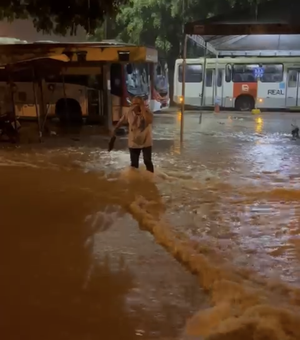[Vídeo] Chuvas deixam ruas alagadas e estragos em Maceió e no interior