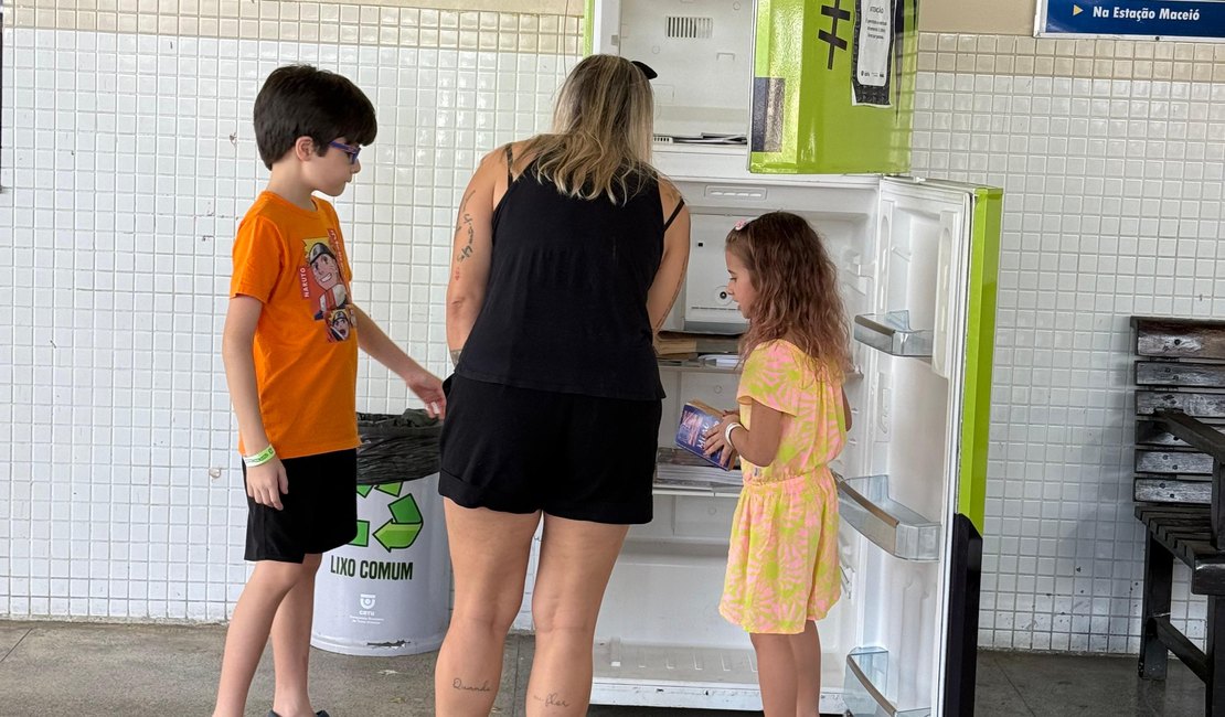 Geladeira Literária da CBTU Maceió necessita urgente de doação de livros