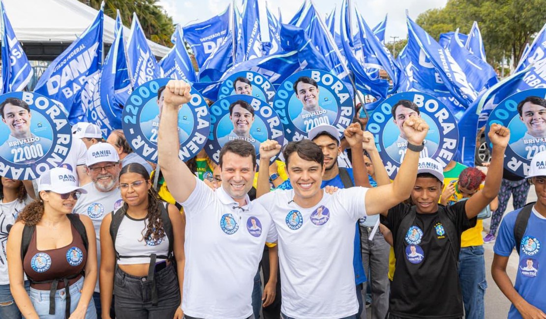 Daniel Barbosa reforça presença política em Maceió com adesivaço no Benedito Bentes