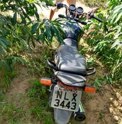 Após denúncia, Policia Militar  recupera moto abandonada sem as rodas em Arapiraca  