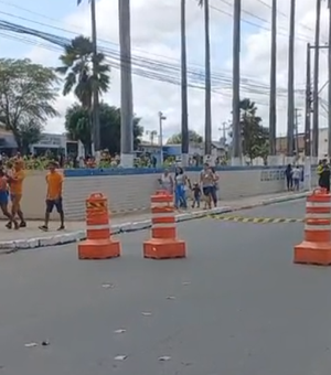 [Vídeo] Sujeira nas ruas de Palmeira dos Índios marca a manhã de eleições com derramamento de santinhos