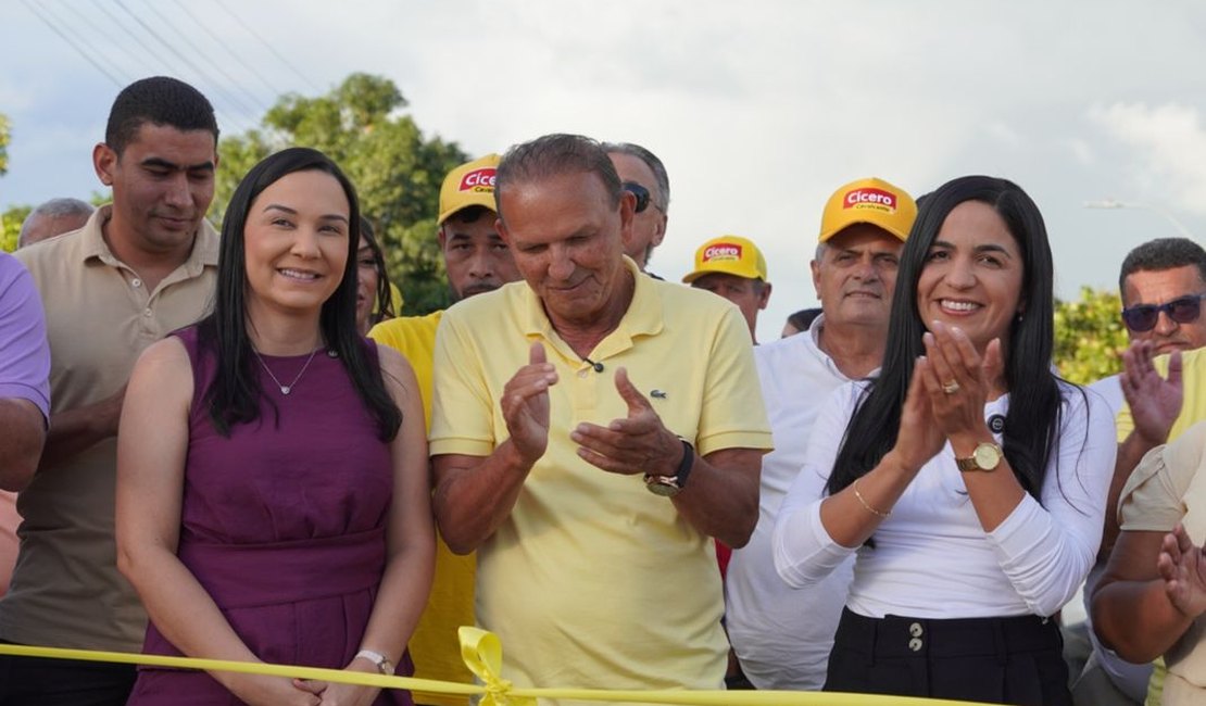 Prefeita Márcia Cavalcante inaugura calçamento no assentamento Amor