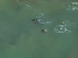 Guarda-vidas salvam criança arrastada por corrente de retorno em Jacarecica