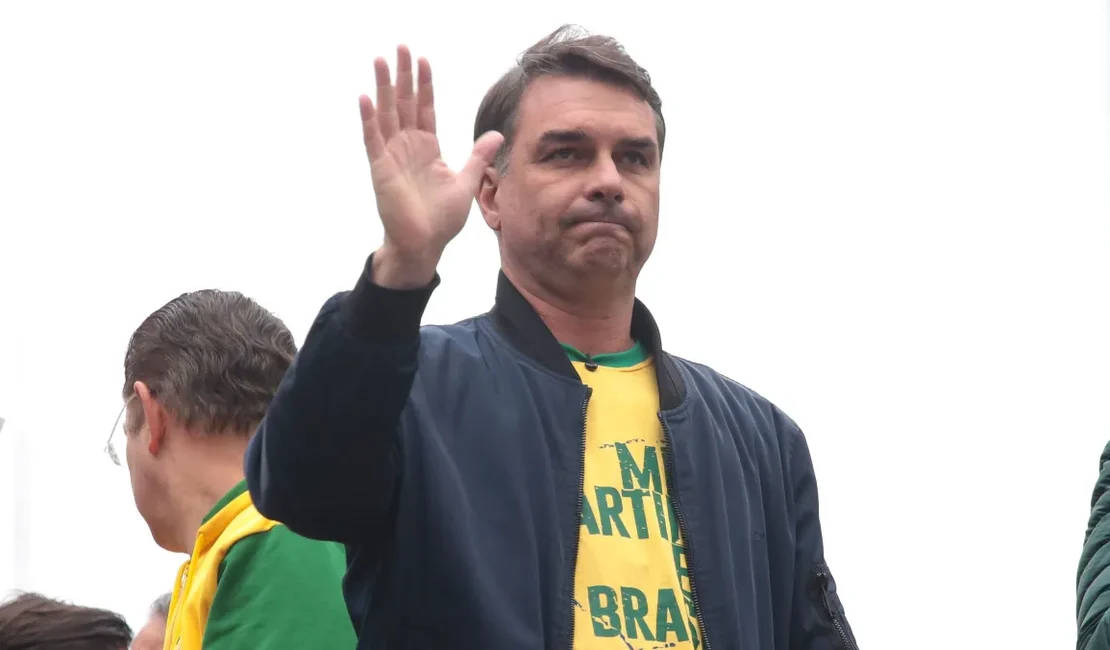 Partido Novo formaliza apoio a Flávio Bolsonaro no segundo turno
