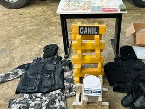 Munições, 26 kg de drogas e roupas camufladas: ﻿'depósito do tráfico' é encontrado em Arapiraca