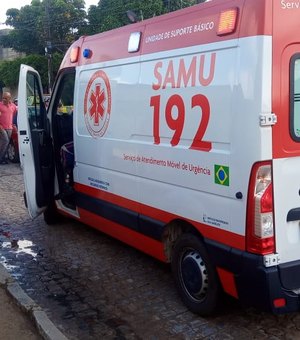 Colisão entre carro e motocicleta deixa uma pessoa ferida em Arapiraca 