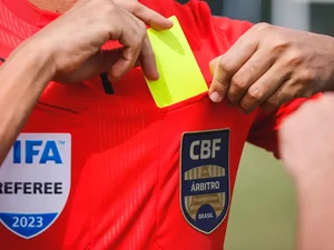 CBF anuncia programa de profissionalização de árbitros de futebol